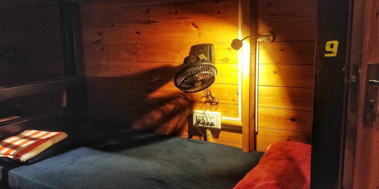 The Door To Nirvana Backpackers Hostel Котагири Экстерьер фото